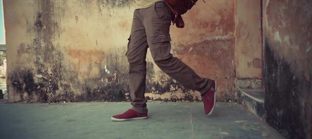 Video Reference: Footwear, Standing, Jeans, Cool, Leg, Denim, Shoe, Human leg, Trousers, Street dance