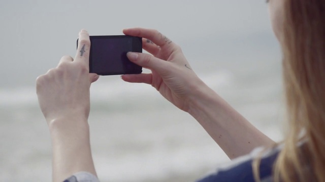 Video Reference: Skin, Hand, Gadget, Arm, Wrist, Technology, Electronic device, Finger, Photography, Smartphone