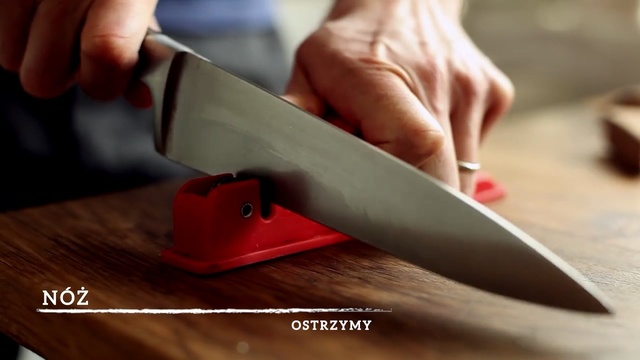 Video Reference: Knife, Kitchen knife, Blade, Cold weapon, Tableware, Hand, Cutlery, Finger, Cutting board, Melee weapon