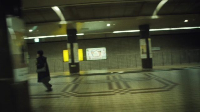 Video Reference: Light, Transport, Snapshot, Metropolitan area, Yellow, Line, Infrastructure, Subway, Architecture, Building
