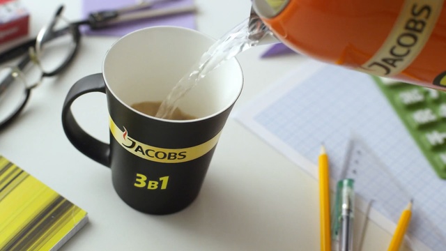 Video Reference: drink, cup, cup