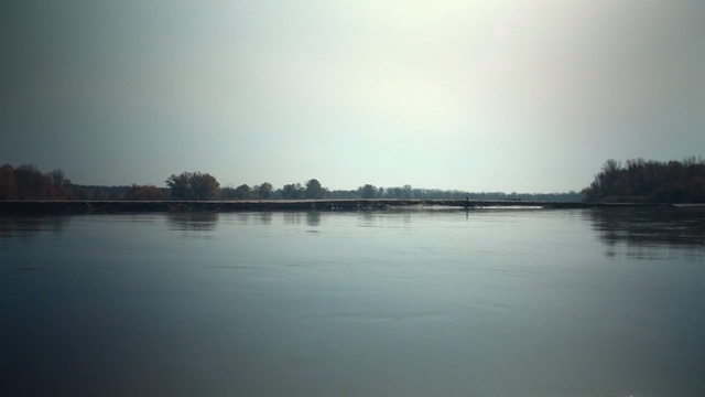 Video Reference: Water resources, Body of water, Sky, Water, River, Atmospheric phenomenon, Horizon, Waterway, Reflection, Calm
