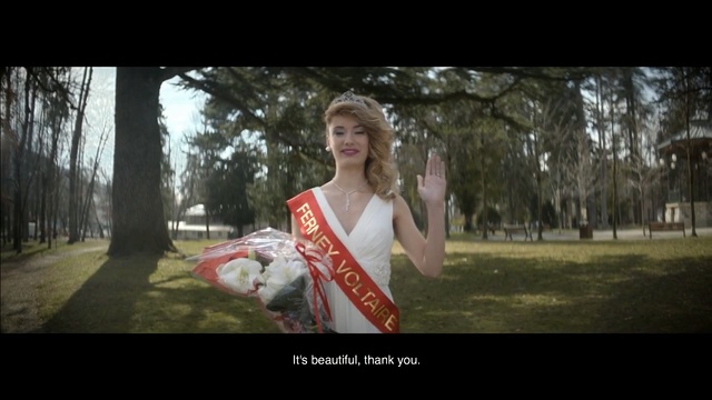 Video Reference: Photograph, Lady, Beauty, Tree, Photography, Fun, Photo caption, Dress, Portrait, Photo shoot, Person