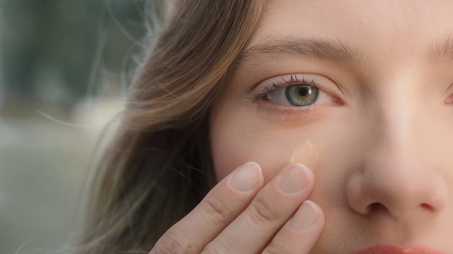 Video Reference: Face, Eyebrow, Skin, Eye, Hair, Nose, Cheek, Close-up, Forehead, Eyelash