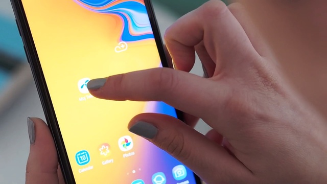 Video Reference: Gadget, Communication Device, Smartphone, Finger, Electronic device, Portable communications device, Technology, Mobile phone, Nail, Electronics