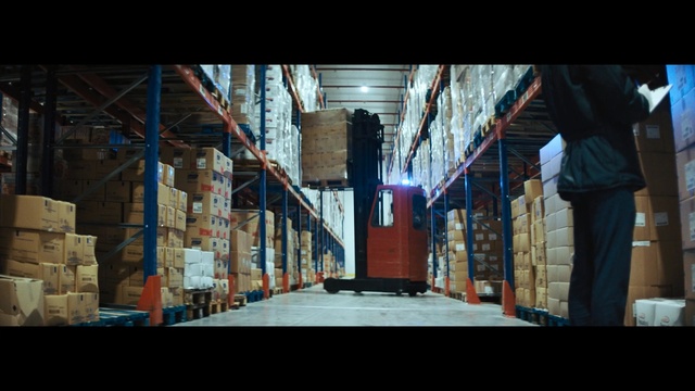 Video Reference: urban area, metropolis, inventory, alley, building, warehouse, city, screenshot