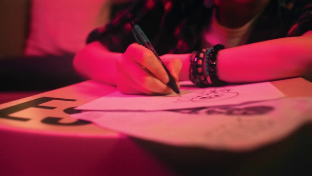 Video Reference: Pink, Red, Purple, Magenta, Hand, Lip, Nail, Design, Material property, Photography