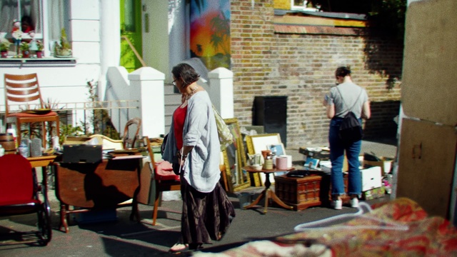 Video Reference: Public space, Market, Selling, Street, City, Flea market, Art