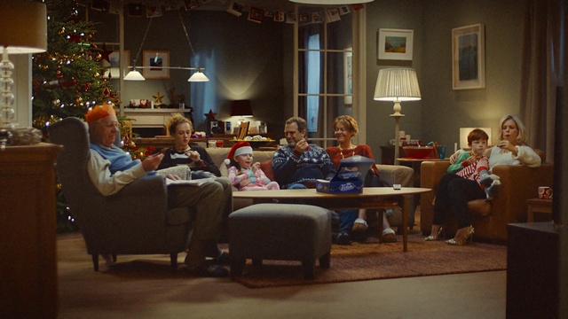 Video Reference: home, event, christmas, decor, meal, supper, holiday, Person