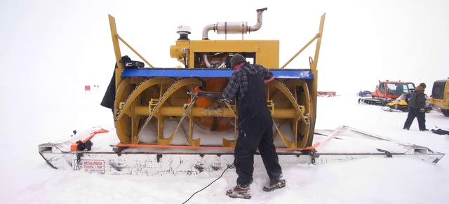 Video Reference: Vehicle, Snow, Snowplow, Snow removal