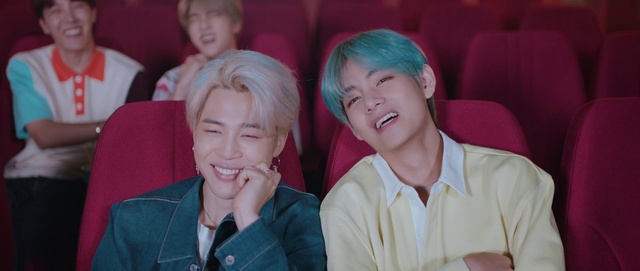 Video Reference: People, Facial expression, Fun, Event, Smile, Photography, Laugh, Leisure, Child, Grandparent