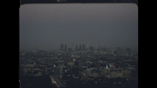 Video Reference: Sky, Metropolitan area, Atmospheric phenomenon, City, Urban area, Human settlement, Cityscape, Atmosphere, Metropolis, Aerial photography