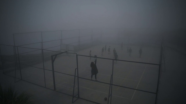 Video Reference: Black, Atmospheric phenomenon, Mist, Sky, Fog, Line, Atmosphere, Black-and-white, Architecture, Monochrome