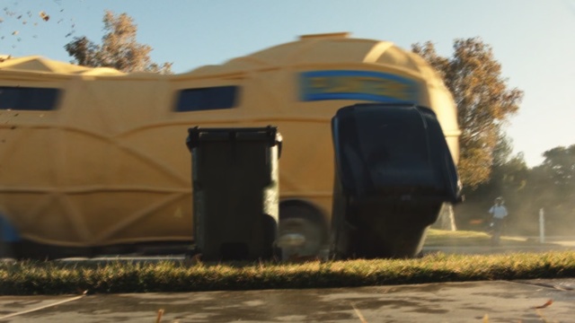 Video Reference: Transport, Vehicle, Travel trailer, Trailer, Mode of transport, Automotive wheel system, Home, Automotive exterior, Car, Tints and shades