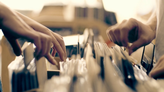 Video Reference: blue, hand, finger, fun, girl