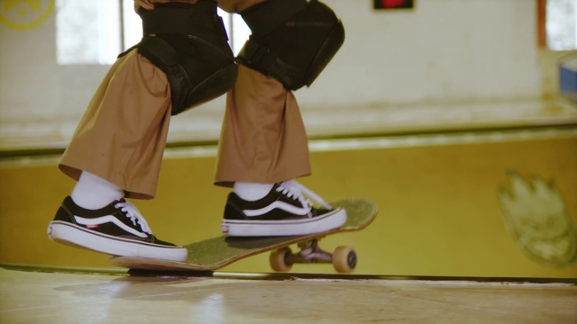 Video Reference: Skateboarding Equipment, Footwear, Skateboard, Skateboarding, Sports equipment, Boardsport, Recreation, Shoe, Longboarding, Freebord