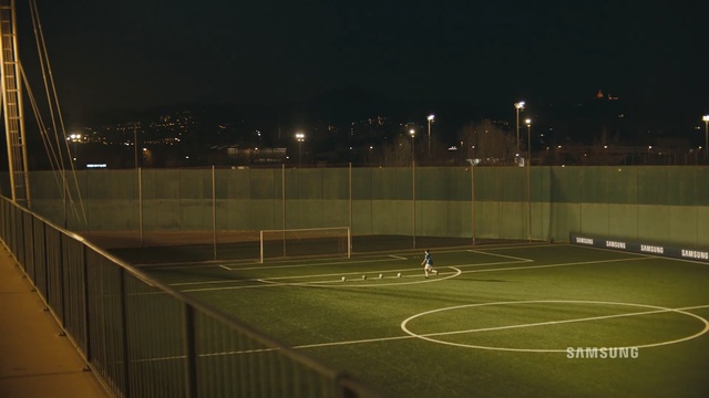 Video Reference: Sport venue, Stadium, Light, Atmosphere, Lighting, Night, Grass, Line, Team sport, Ball game