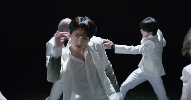 Video Reference: Karate, Performance, Kung fu, Taekkyeon, Individual sports, Stage combat, Performance art, Dancer, Performing arts, Tai chi chuan