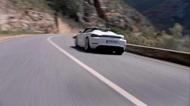 Video Reference: Tire, Wheel, Vehicle, Car, Automotive lighting, Automotive design, Asphalt, Rolling, Automotive exterior, Personal luxury car