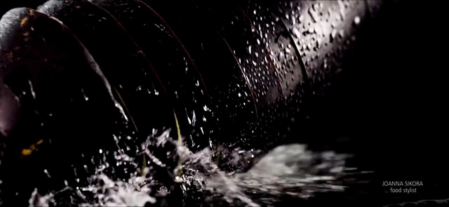 Video Reference: Water, Black, Black-and-white, Darkness, Monochrome photography, Atmosphere, Monochrome, Close-up, Sky, Space