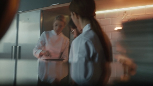 Video Reference: Fun, Reflection, Photography, Smile, Gesture