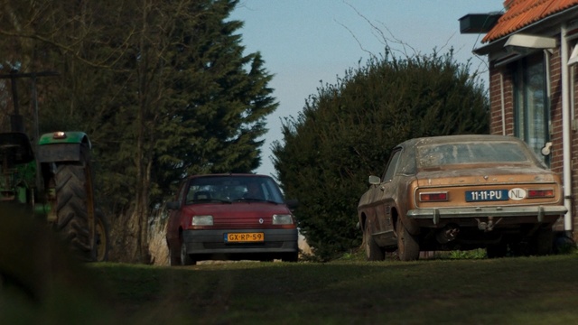 Video Reference: Land vehicle, Vehicle, Car, Mode of transport, Automotive exterior, Sedan, Subcompact car, Coupé, Classic car, Asphalt