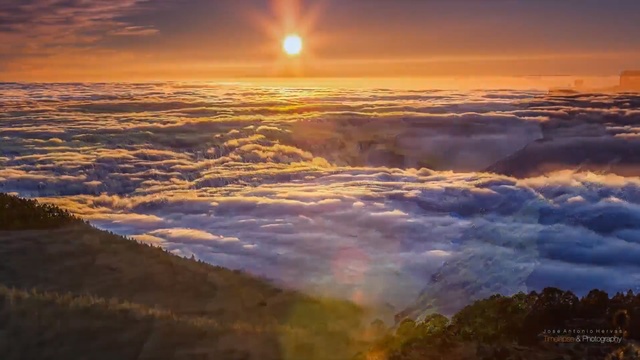 Video Reference: sky, horizon, sunrise, atmosphere, dawn, afterglow, morning, red sky at morning, sunlight, evening