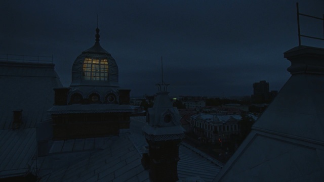 Video Reference: sky, landmark, urban area, atmosphere, spire, night, architecture, darkness, dusk, city