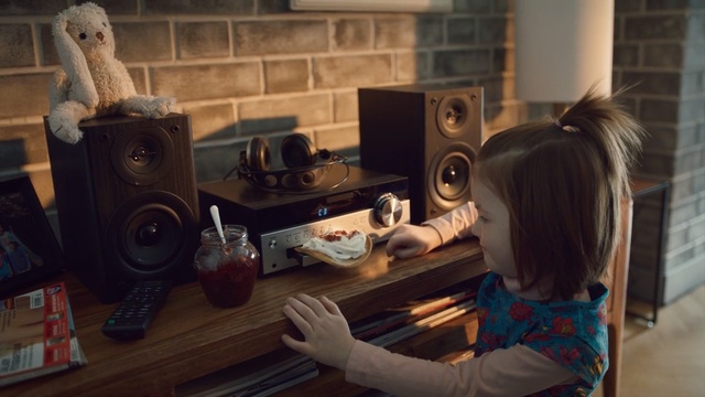 Video Reference: Audio equipment, Room, Electronics, Loudspeaker, Electronic device, Recording studio, Furniture, Animation, House, Toy