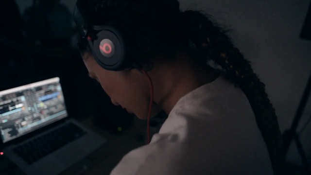 Video Reference: electronic device, audio equipment, technology, audio, darkness, gadget, headphones, night, ear, microphone