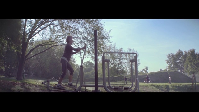 Video Reference: Sky, Tree, Atmospheric phenomenon, Morning, Photography, Sunlight, Atmosphere, Street stunts, Screenshot, Recreation