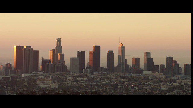 Video Reference: Cityscape, City, Urban area, Metropolitan area, Skyline, Metropolis, Skyscraper, Sky, Daytime, Human settlement
