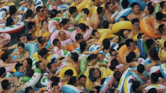 Video Reference: Crowd, People, Audience, Product, Fan, Youth, Yellow, Community, Cheering, Event, Person