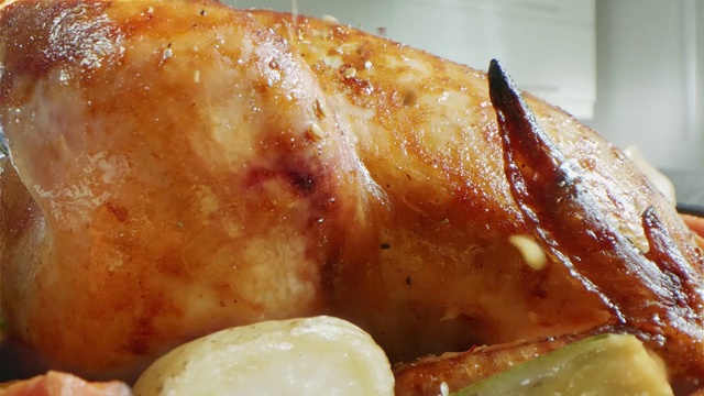 Video Reference: Dish, Food, Roasting, Cuisine, Ingredient, Fried food, Hendl, Produce, Side dish