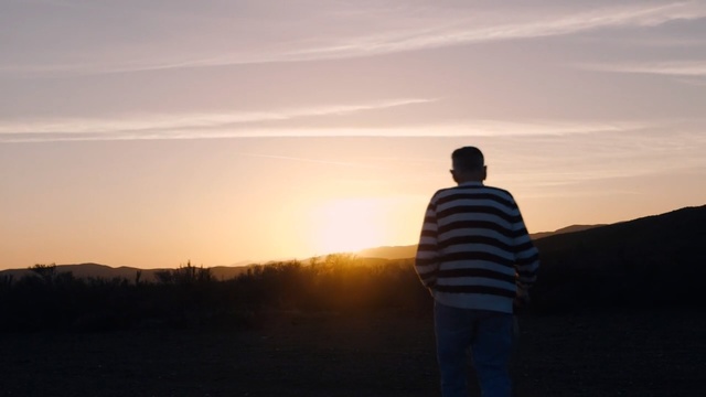 Video Reference: Sky, Horizon, Sunset, Cloud, Atmospheric phenomenon, Evening, Standing, Morning, Sunrise, Dusk