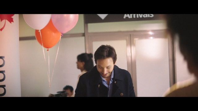 Video Reference: snapshot, fun, event, interaction, balloon, smile, ceremony, girl, conversation, communication, Person