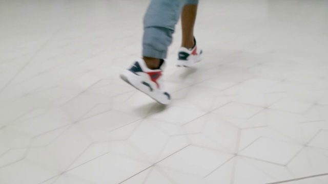 Video Reference: Sports equipment, Flooring, Sports gear, Floor, Knee, Thigh, Sportswear, Ice rink, Wood, Human leg