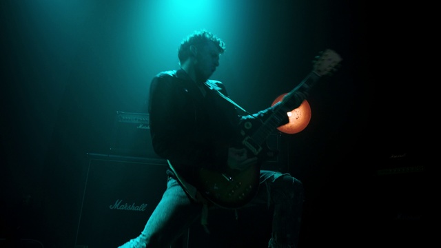 Video Reference: Performance, Musician, Entertainment, Performing arts, Guitarist, Concert, Music, Rock concert, Public event, Music artist