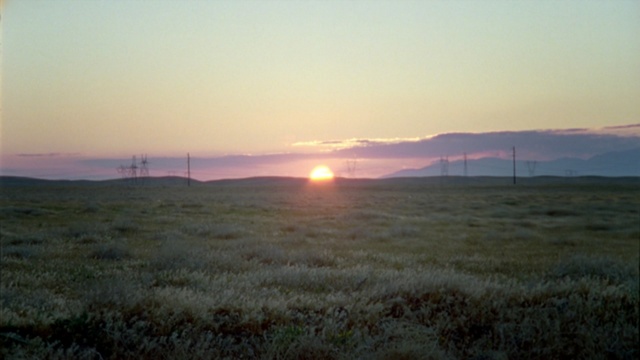 Video Reference: Sky, Sunrise, Atmospheric phenomenon, Sunset, Horizon, Morning, Sun, Ecoregion, Plain, Evening