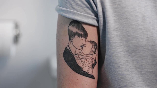 Video Reference: Tattoo, Arm, Temporary tattoo, Shoulder, Joint, Human body, Leg, Muscle, Flesh, Sleeve