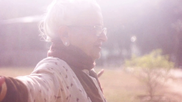 Video Reference: Sky, Atmospheric phenomenon, Sunlight, Backlighting, Photography, Cloud, Lens flare