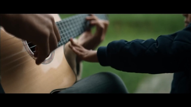 Video Reference: Arm, Hand, Joint, Shoulder, Leg, Neck, Human body, Finger, Muscle, Photography