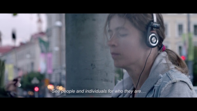 Video Reference: Snapshot, Human, Organ, Audio equipment, Eye, Photography, Scene, Ear, Black hair, Temple
