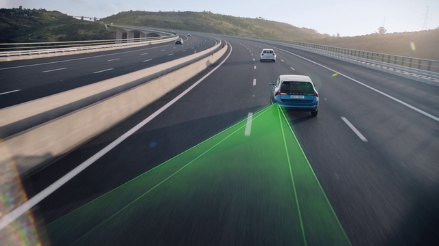 Video Reference: Road, Highway, Freeway, Lane, Asphalt, Mode of transport, Motor vehicle, Infrastructure, Thoroughfare, Road surface