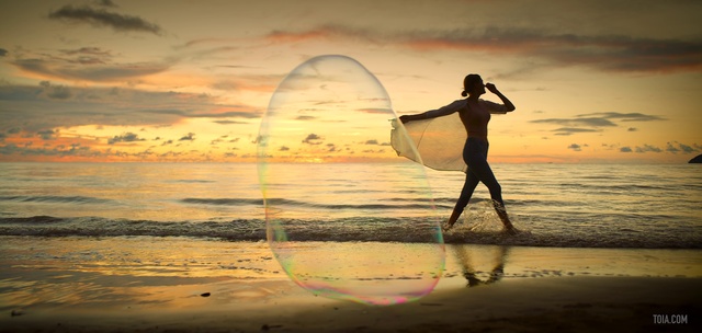 Video Reference: People in nature, Skimboarding, Sky, Ocean, Happy, Wave, Horizon, Sea, Surfboard, Photography