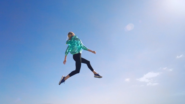 Video Reference: sky, cloud, jumping, fun, extreme sport, daytime, vacation, leisure, happiness, recreation