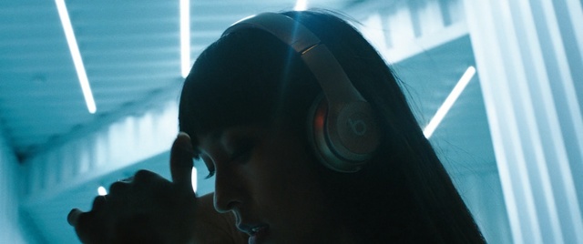 Video Reference: blue, personal protective equipment, technology, audio equipment, water, underwater diving, sky