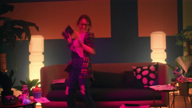 Video Reference: Entertainment, Performance, Performing arts, Pink, Light, Magenta, Stage, Lighting, Event, Talent show