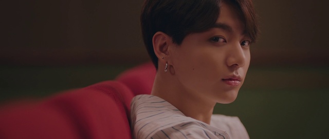 Video Reference: Face, Hair, Cheek, Chin, Nose, Forehead, Eyebrow, Ear, Skin, Portrait