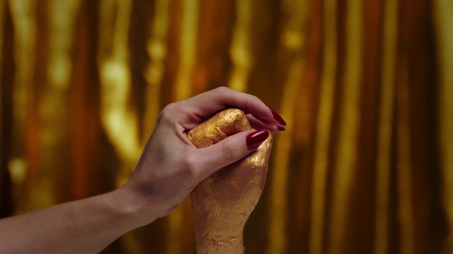 Video Reference: Gesture, Wood, Finger, Wrist, Thumb, Nail, Jewellery, Peach, Fashion accessory, Magenta